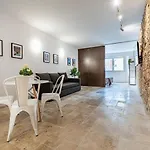 Stone Wall Apartment En Barri Port Maritim