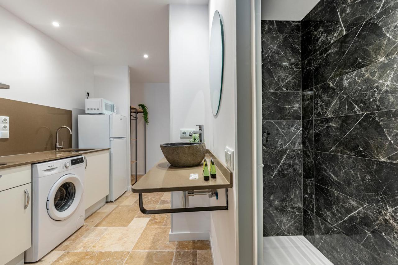 Stone Wall En Barri Port Maritim Appartement